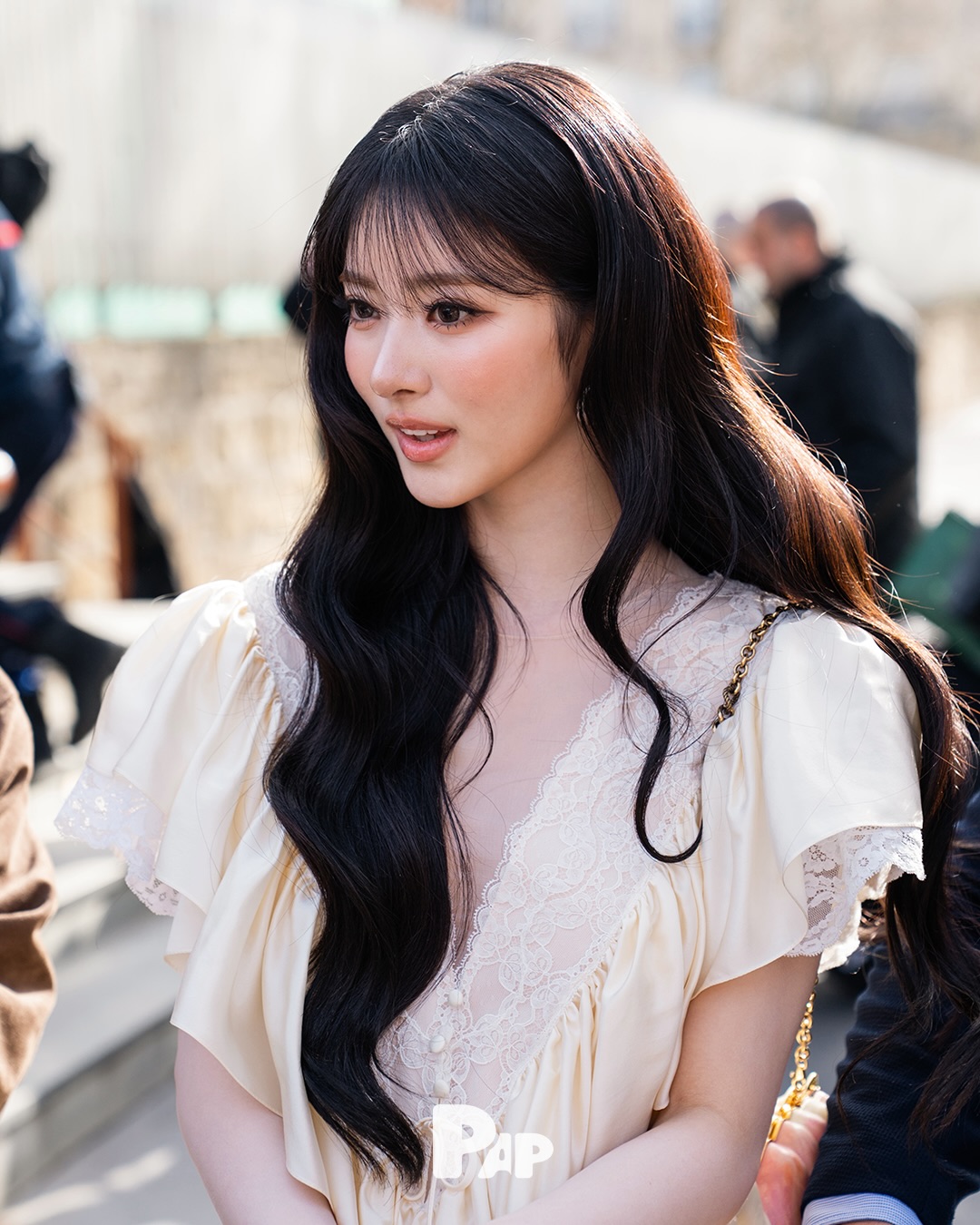 미야오 안나, 클로에 룩으로 완성한 봄날의 우아함 — Look 9