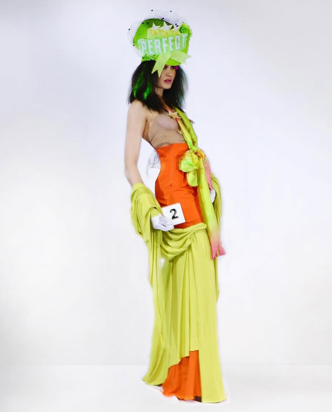 AI와 고딕 노스탤지어로 재구성한 2010년대 초반 디지털 감성 — Look 8