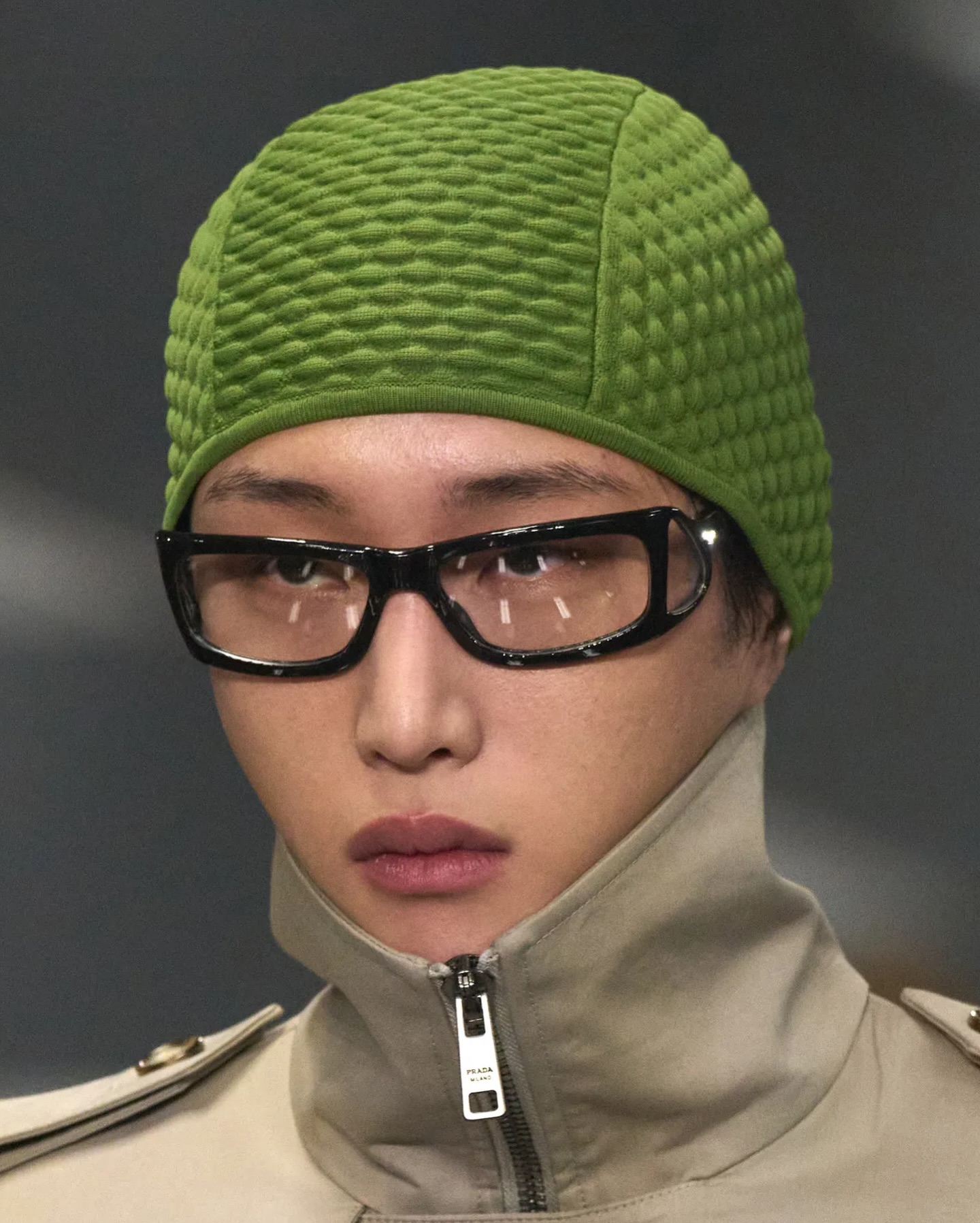 프라다가 건강을 아이웨어로 택했다 — Look 8