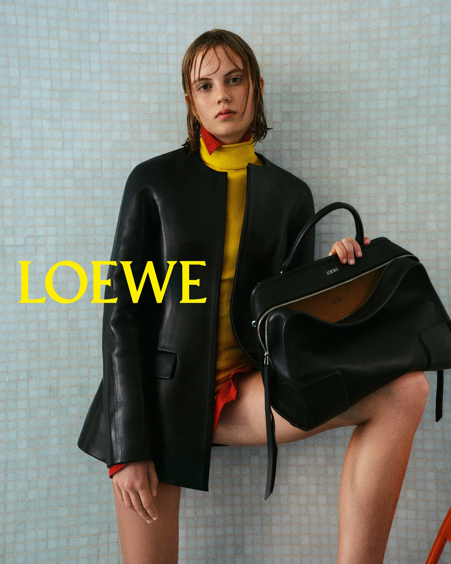 로에베 2026 S/S 캠페인, 새로운 크리에이티브 듀오의 첫 선언 — Look 3