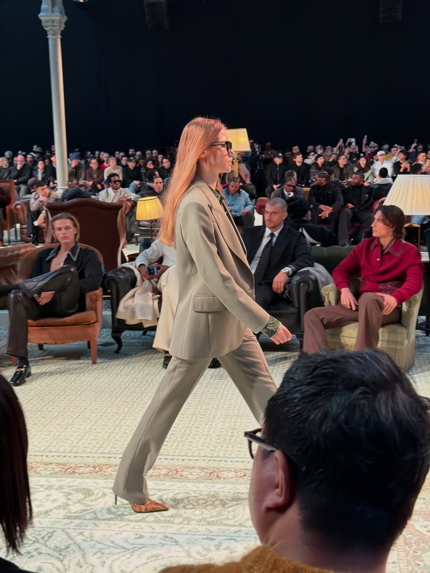 아미리 2026 FW, 포멀웨어를 일상의 언어로 번역하다 — Look 7