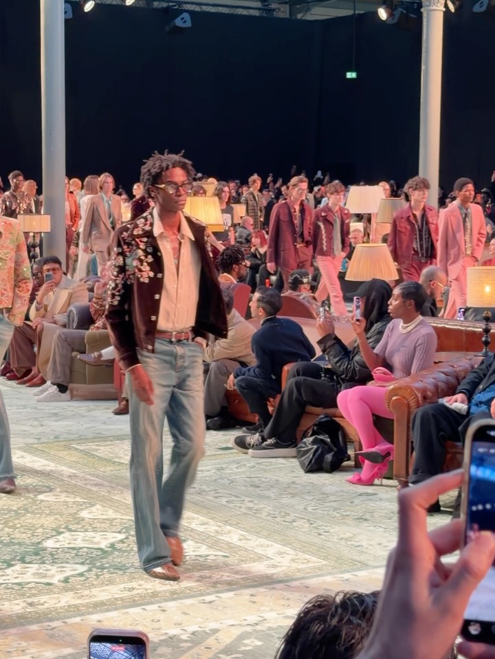 아미리 2026 FW, 포멀웨어를 일상의 언어로 번역하다 — Look 9