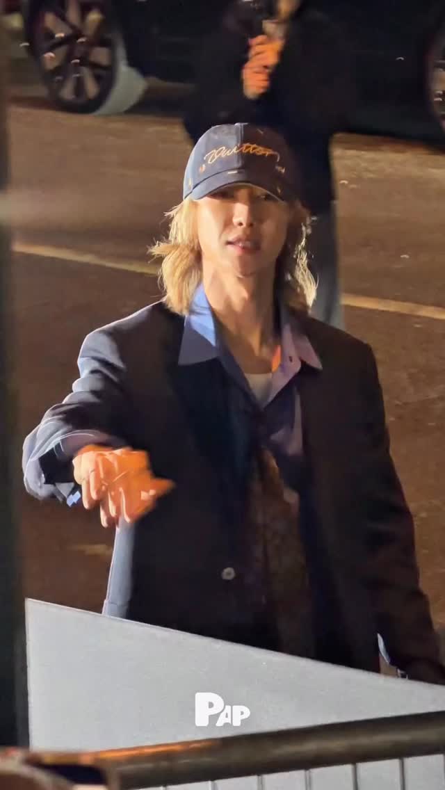 디에잇, 루이 비통 파리 패션위크 프론트로에서 포착되다 — Cover