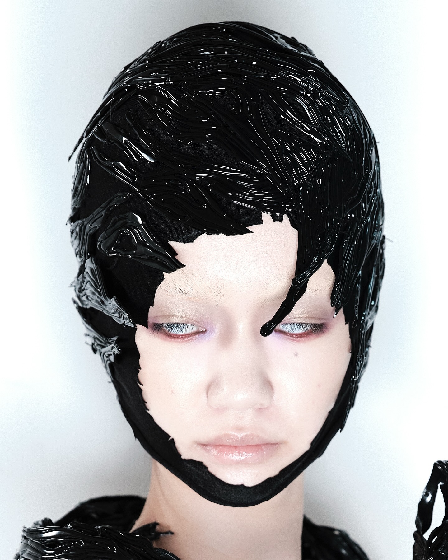 상하이 브랜드 weiraen, 현실과 환상 사이를 유영하다 — Look 3