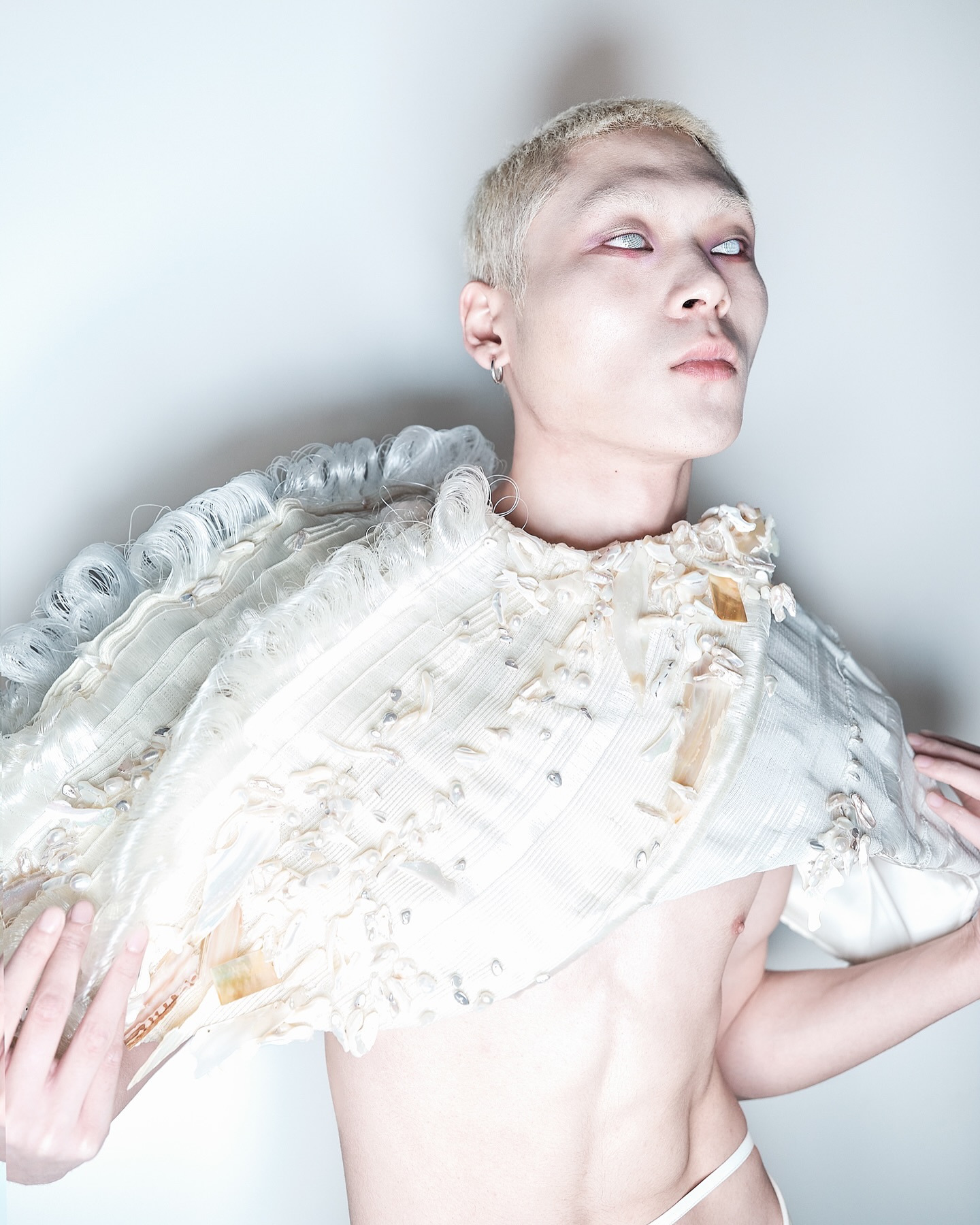 상하이 브랜드 weiraen, 현실과 환상 사이를 유영하다 — Look 6