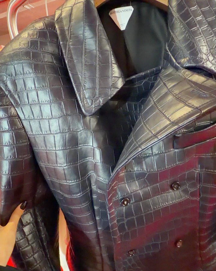 보테가 베네타 2026 F/W, 로고 없이 증명하는 정체성 — Look 7