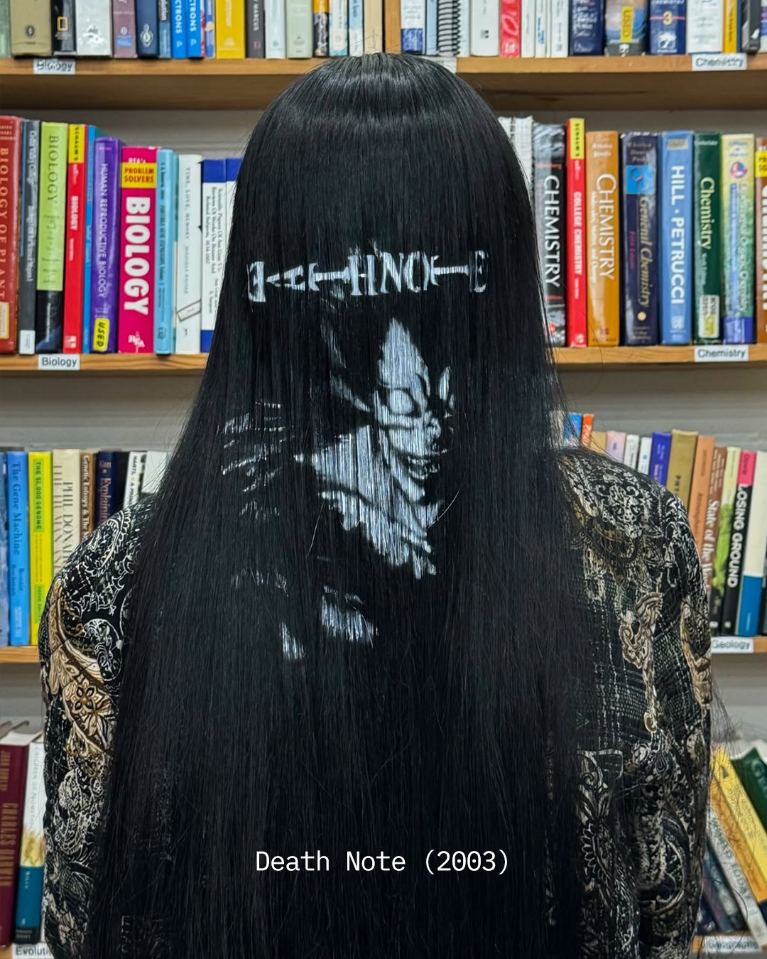 공포 영화를 머리 위에 그리는 헤어 아티스트 — Look 4