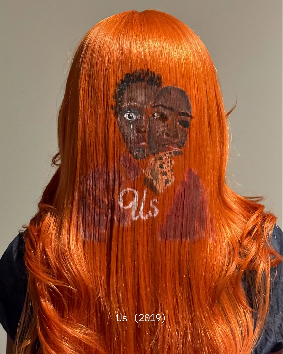 공포 영화를 머리 위에 그리는 헤어 아티스트 — Look 6