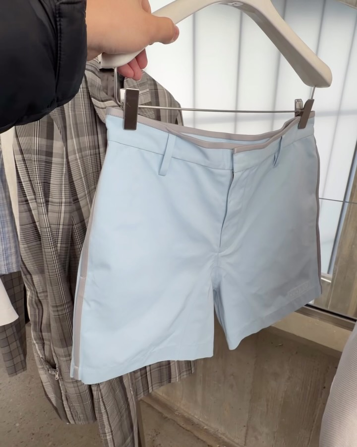 아크네 스튜디오 SS26, 30주년과 젠더 균형의 재해석 — Look 4