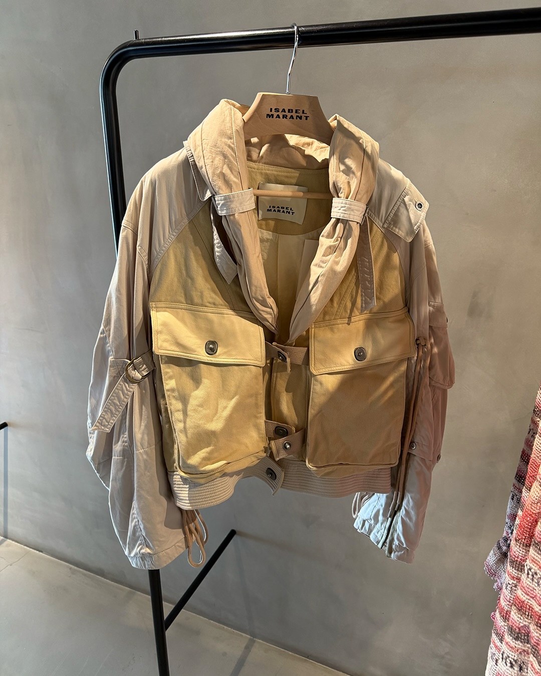 이자벨 마랑 SS26, 보헤미안 여행자의 온도 — Look 2