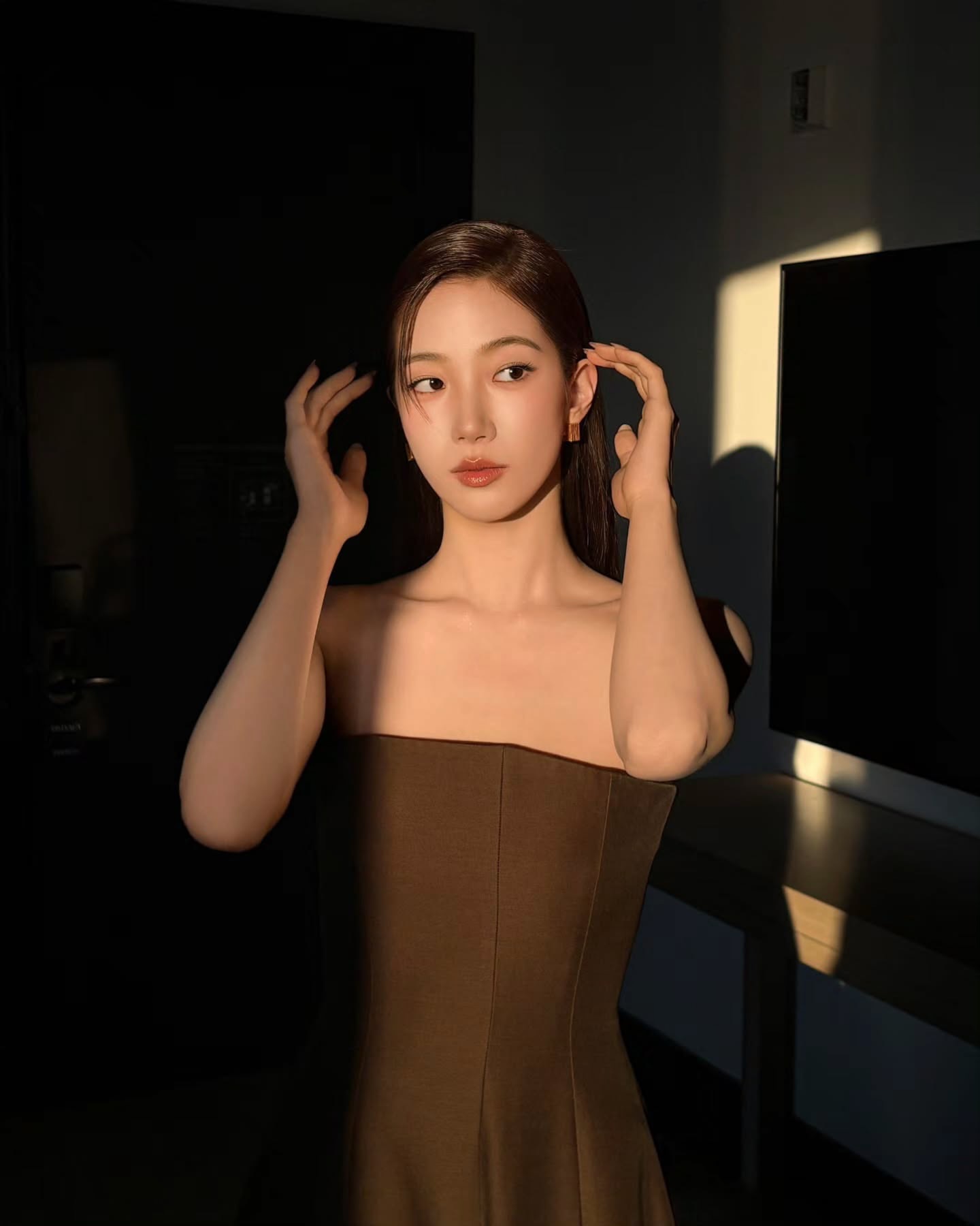 카즈하, 뉴욕패션위크 케이트 쇼에서 선보인 아방가르드 스타일링 — Look 3