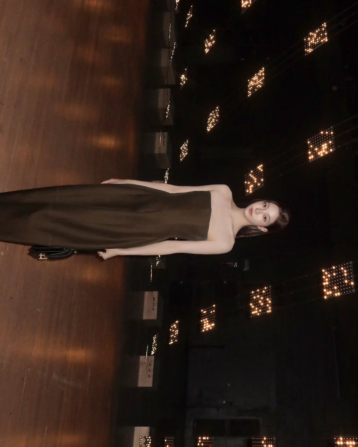 카즈하, 뉴욕패션위크 케이트 쇼에서 선보인 아방가르드 스타일링 — Look 9