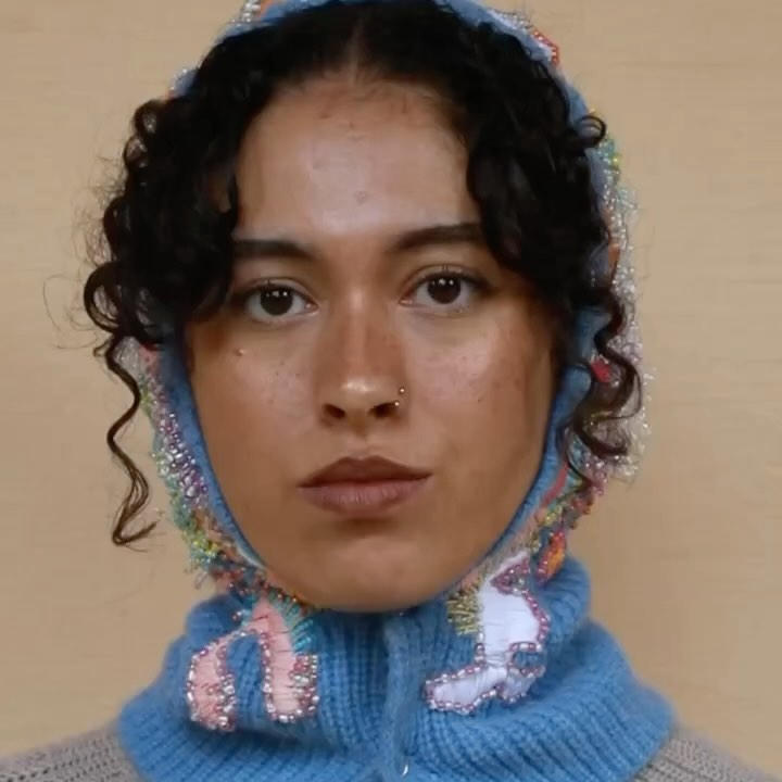 비즈로 수놓은 햇살, 밀라의 실용적 아트피스 — Look 2