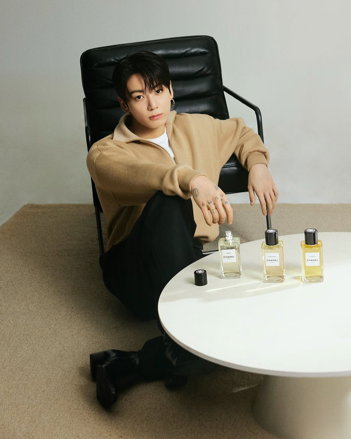 정국이 전하는 샤넬 향수의 세계 — Look 2