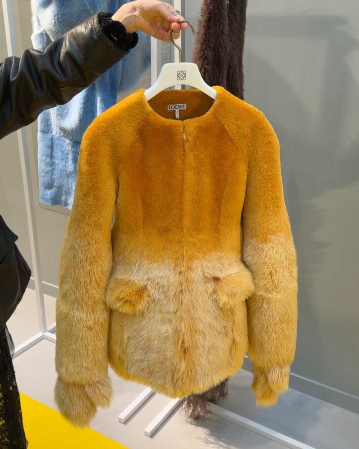 로에베 FW26, 장인정신과 실험이 만든 새로운 방향 — Look 3