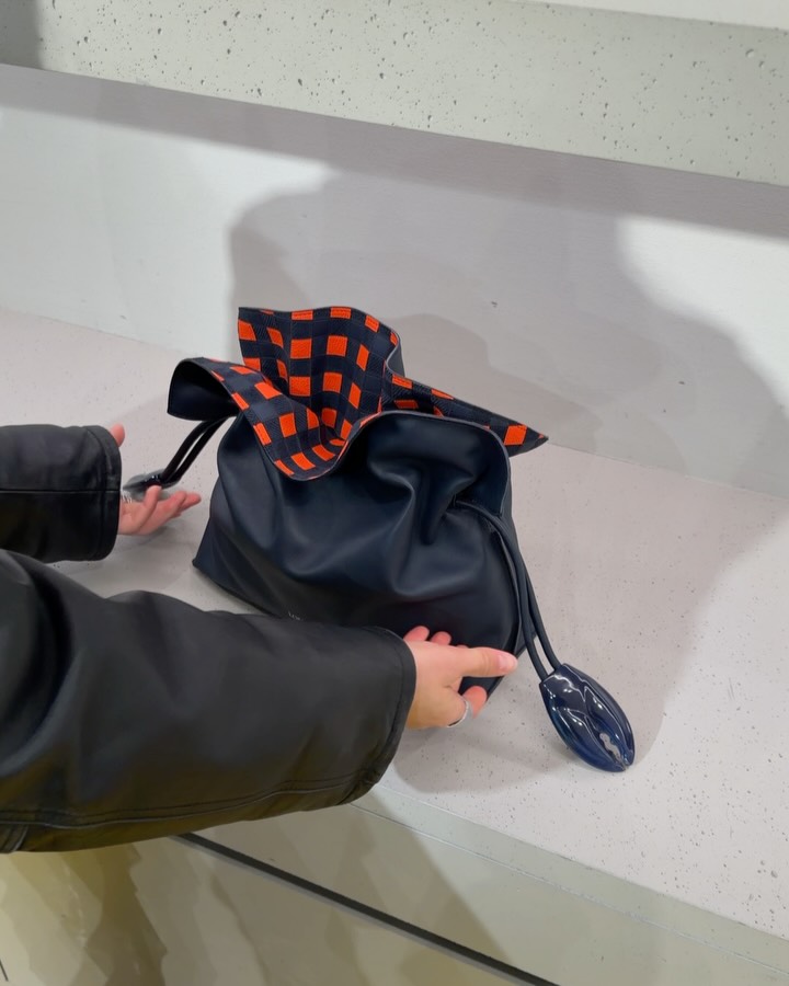 로에베 FW26, 장인정신과 실험이 만든 새로운 방향 — Look 4