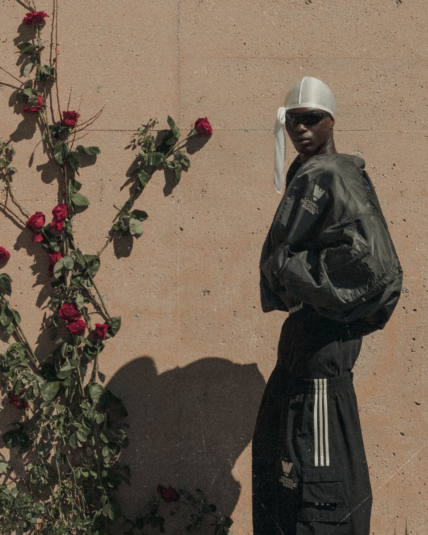 윌리 차바리아 × 아디다스, 슈퍼스타에 장미를 심다 — Look 8