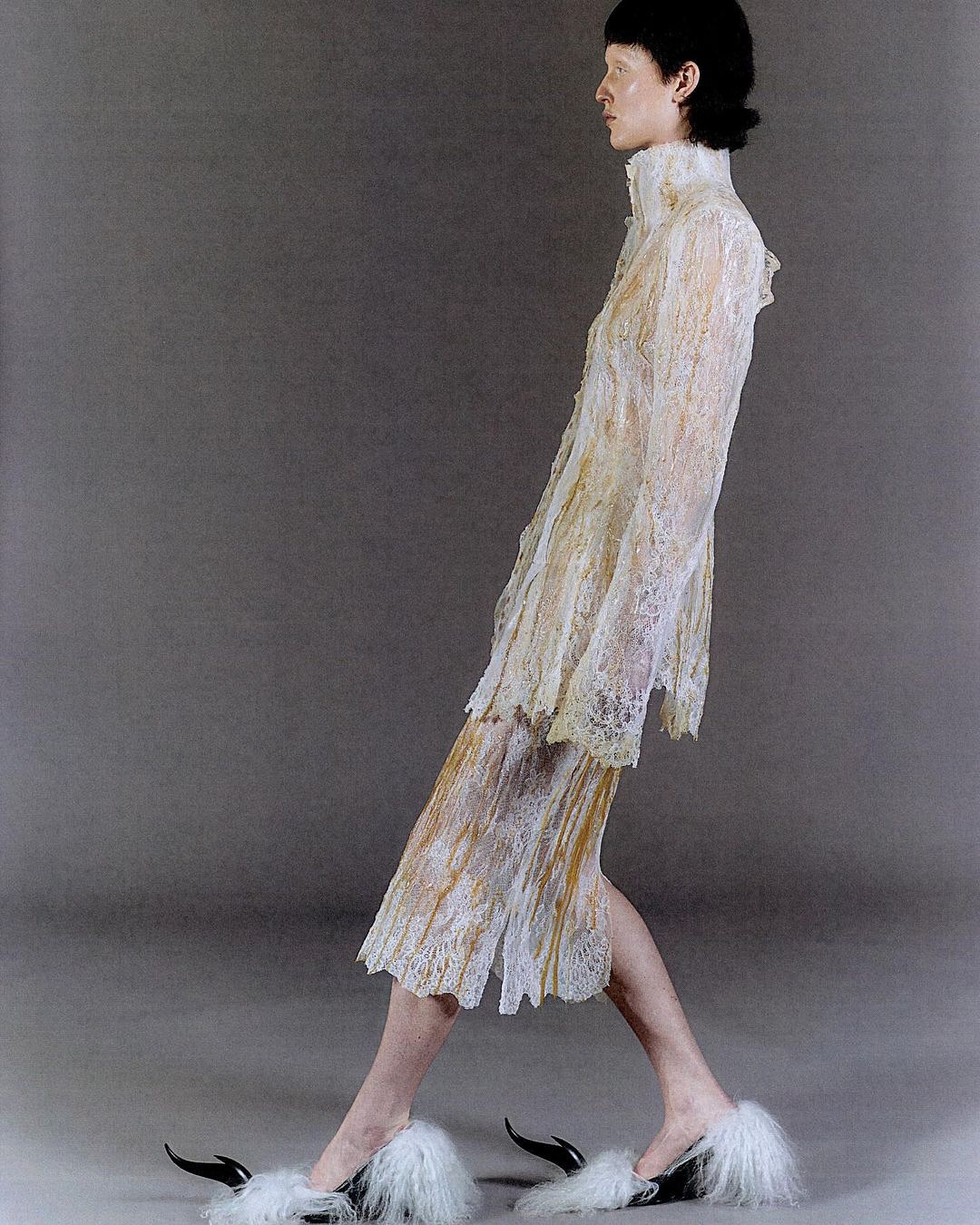 Qianhan Liu, 자연과 혁신을 융합한 다섯 가지 아방가르드 수트 — Look 2
