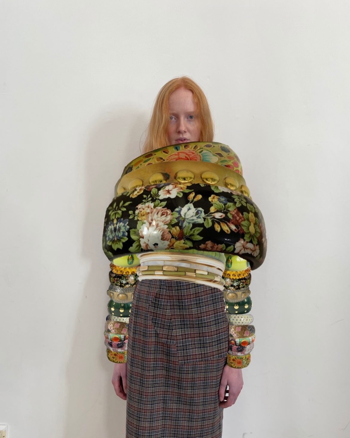 입는 게 아니라 보는 패션, 새로운 아트 콜라주의 시대 — Look 10