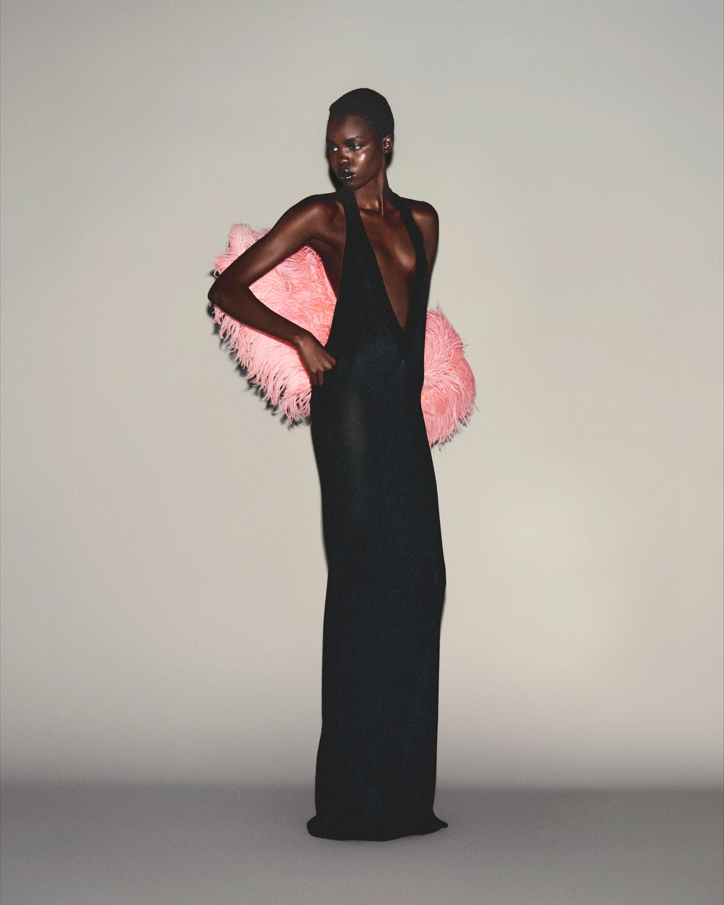 디 아티코 SS26, 초대장 없는 파티의 상상 — Look 2