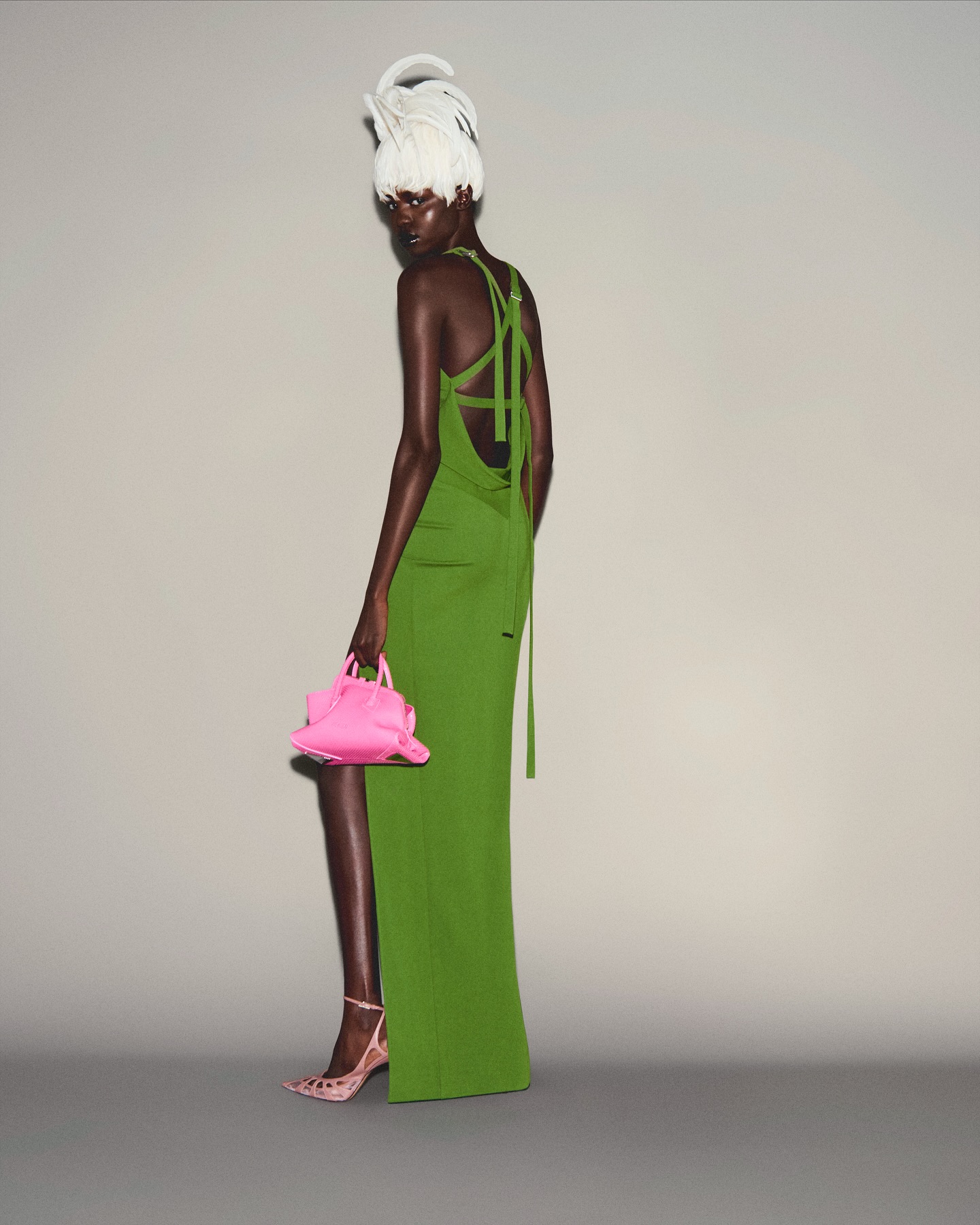 디 아티코 SS26, 초대장 없는 파티의 상상 — Look 4