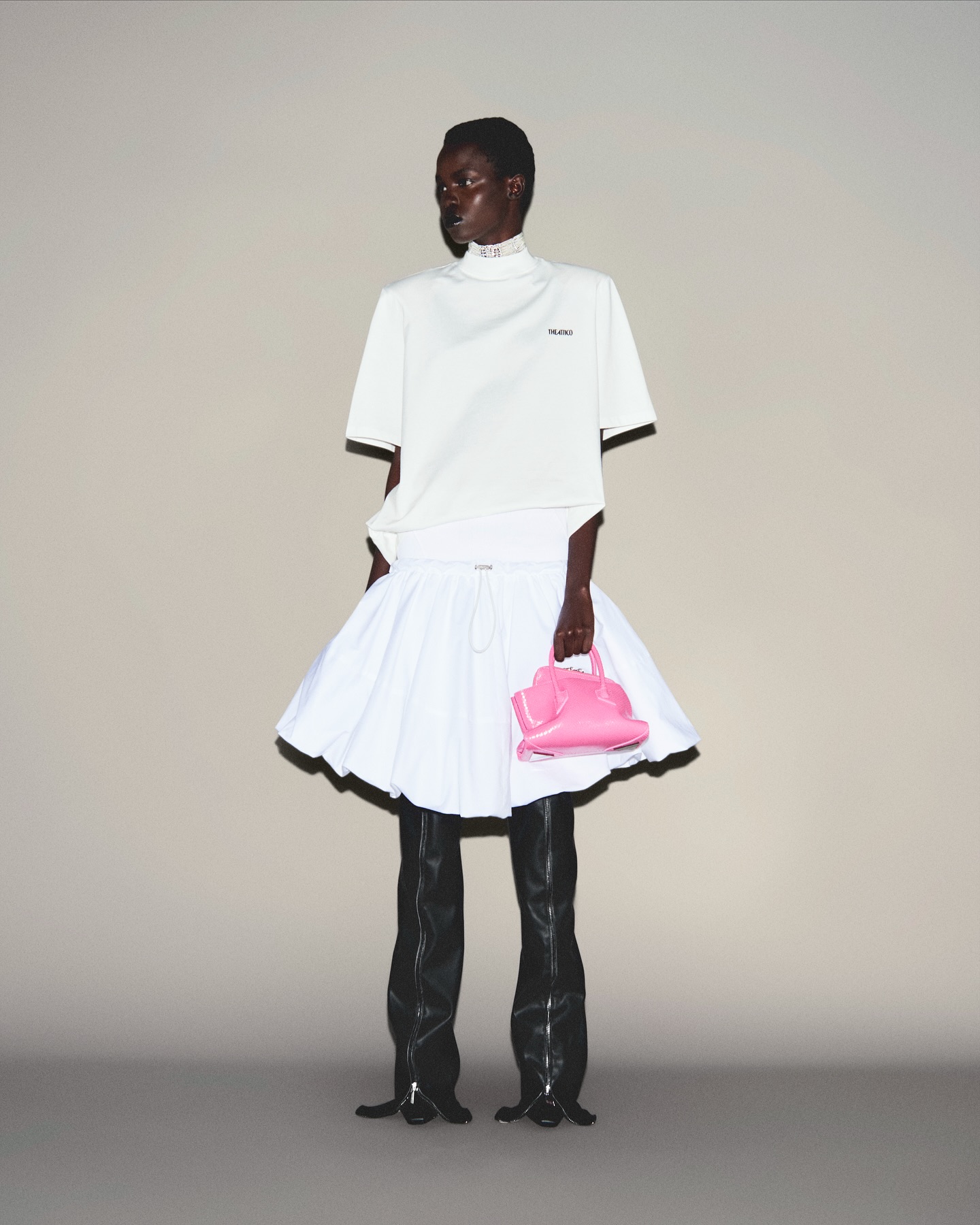 디 아티코 SS26, 초대장 없는 파티의 상상 — Look 5