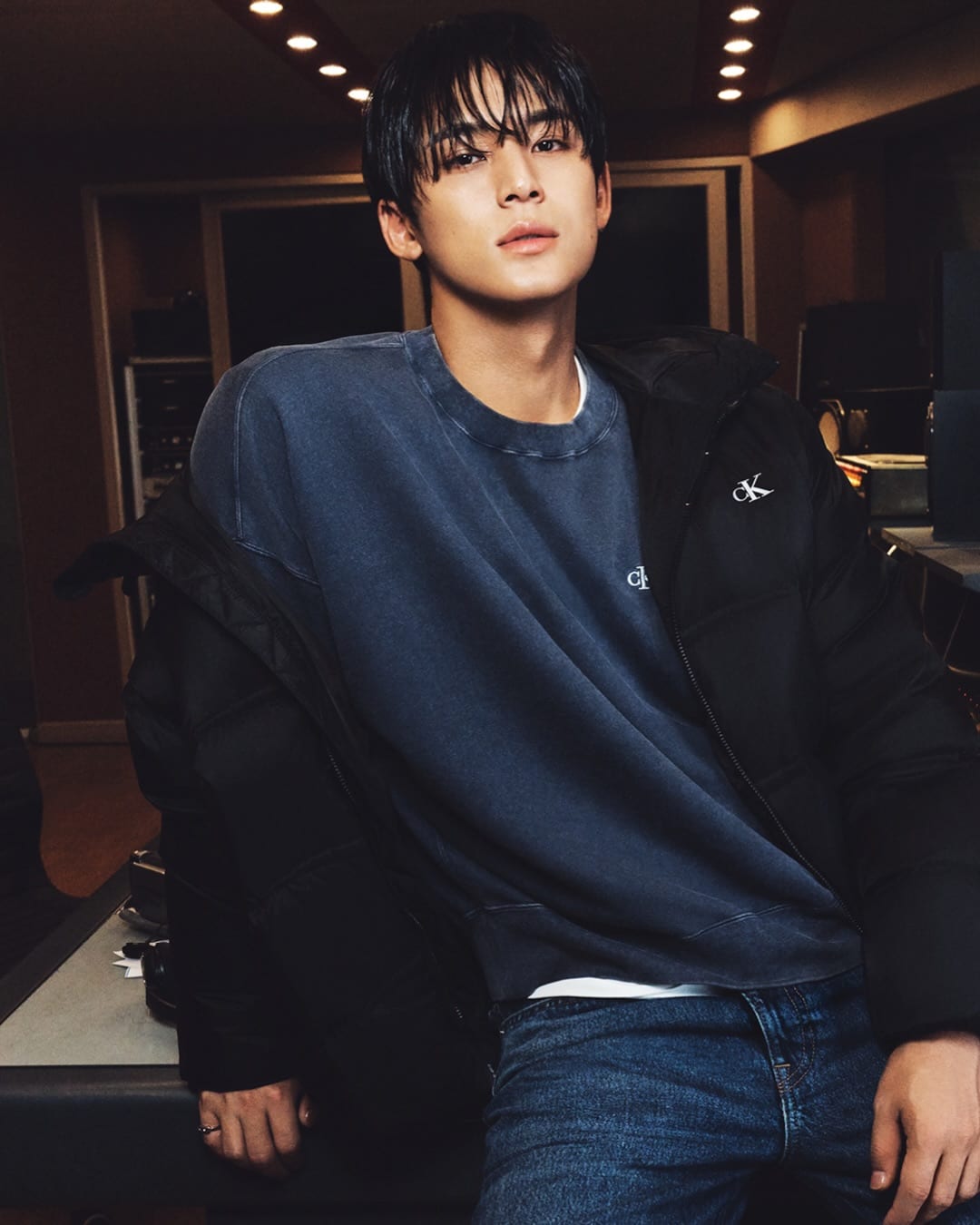 캘빈클라인이 민규에게 맡긴 미니멀리즘 — mingyu, Look 7