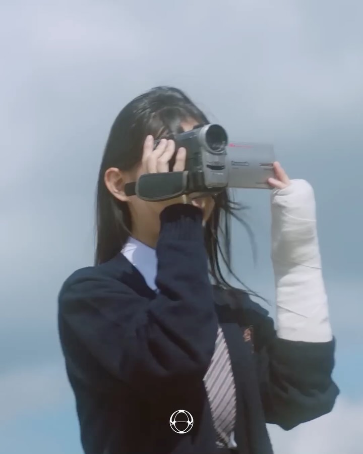 K-POP 교복 스타일링, 청춘을 말하는 가장 강력한 시각 언어 — Look 7