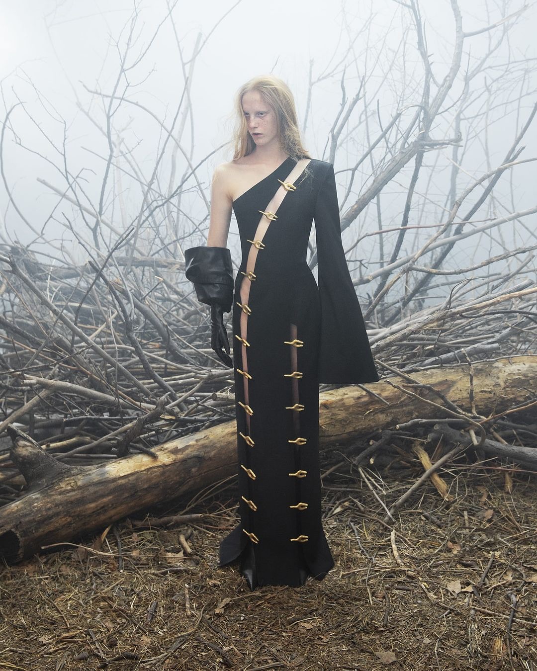 야스피스 브랜드, 원시적 야생미를 담은 FW24 컬렉션 공개 — Look 4