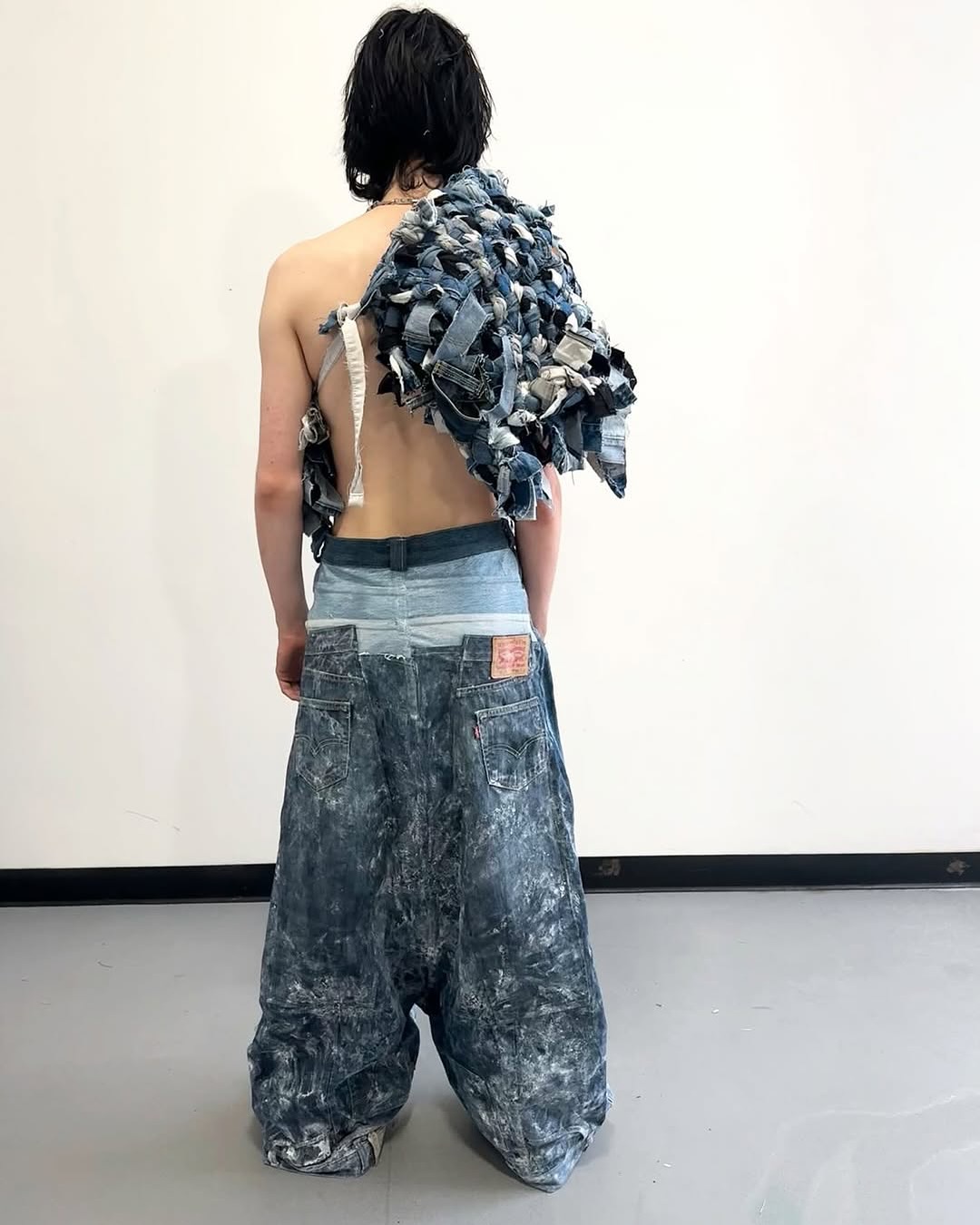 바다의 영혼을 입다, 재생 데님으로 쓴 어부의 시 — Look 2