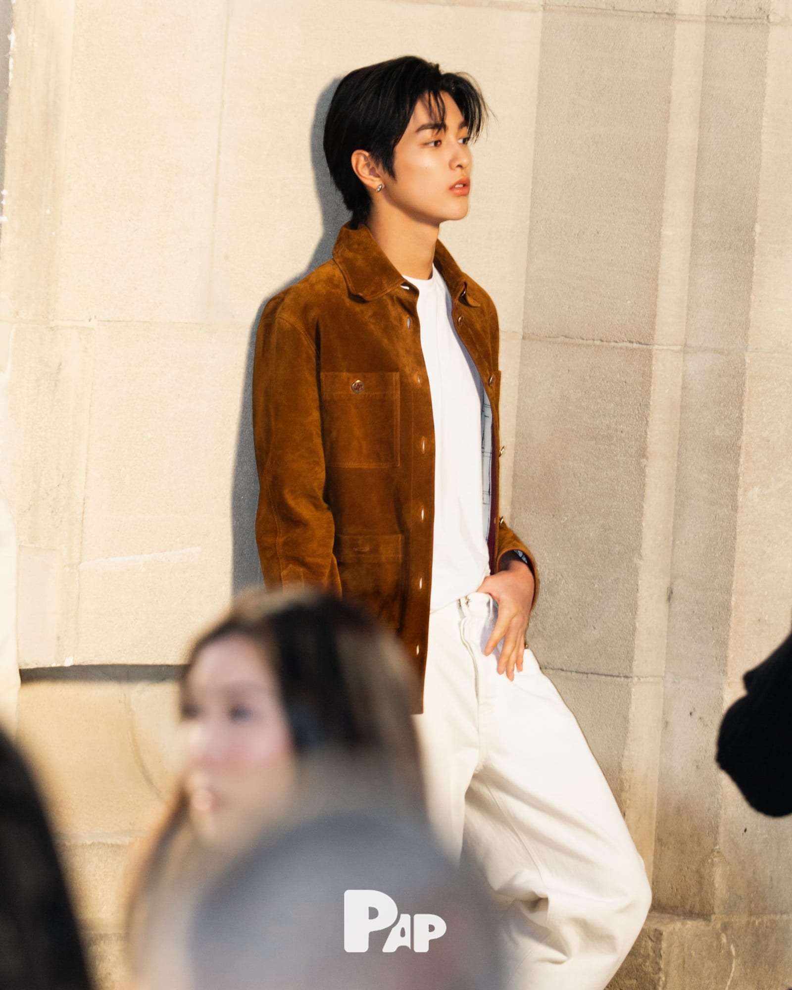 샤넬이 부르면 건호는 파리로 간다 — keonho, Look 3