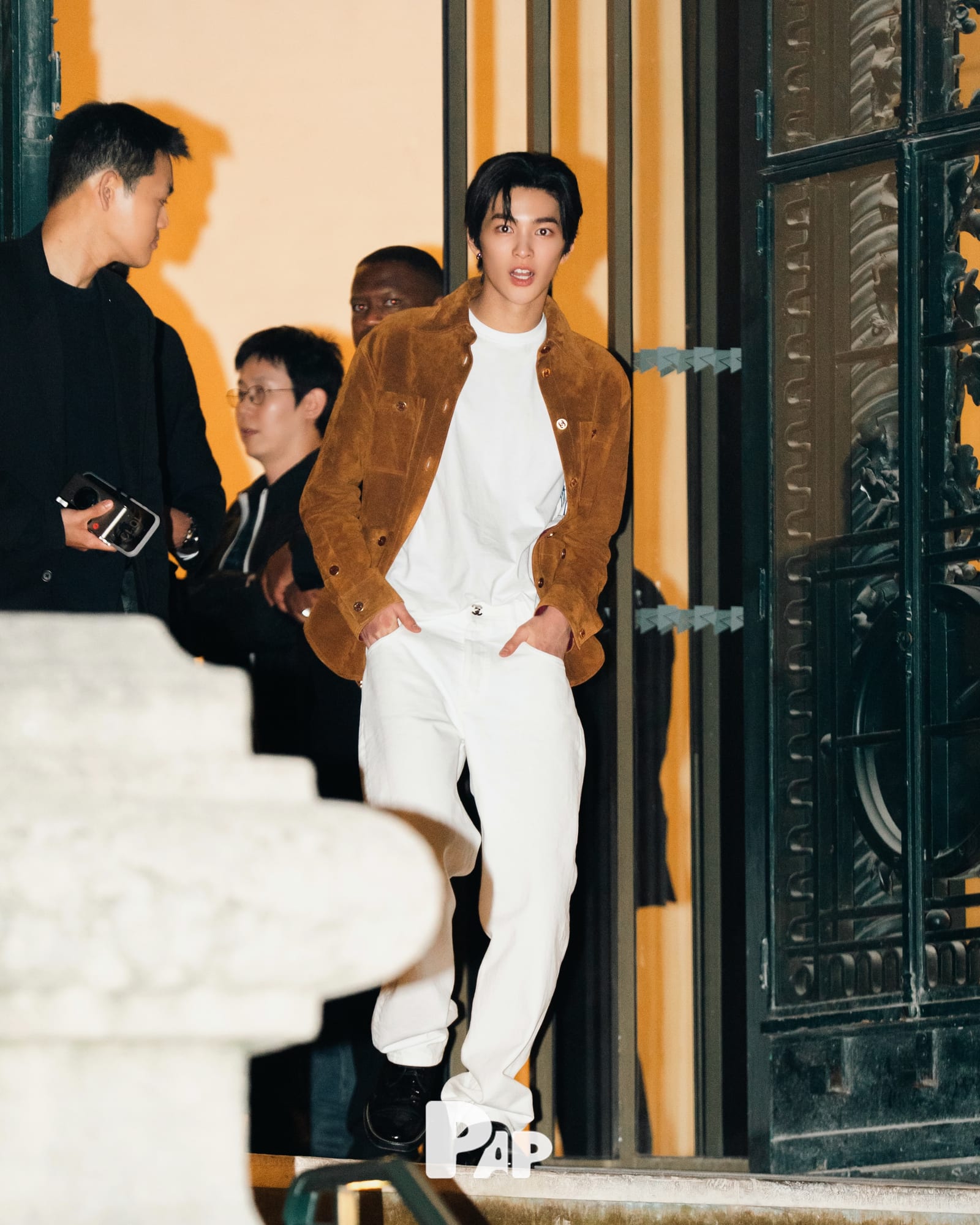 샤넬이 부르면 건호는 파리로 간다 — keonho, Look 9