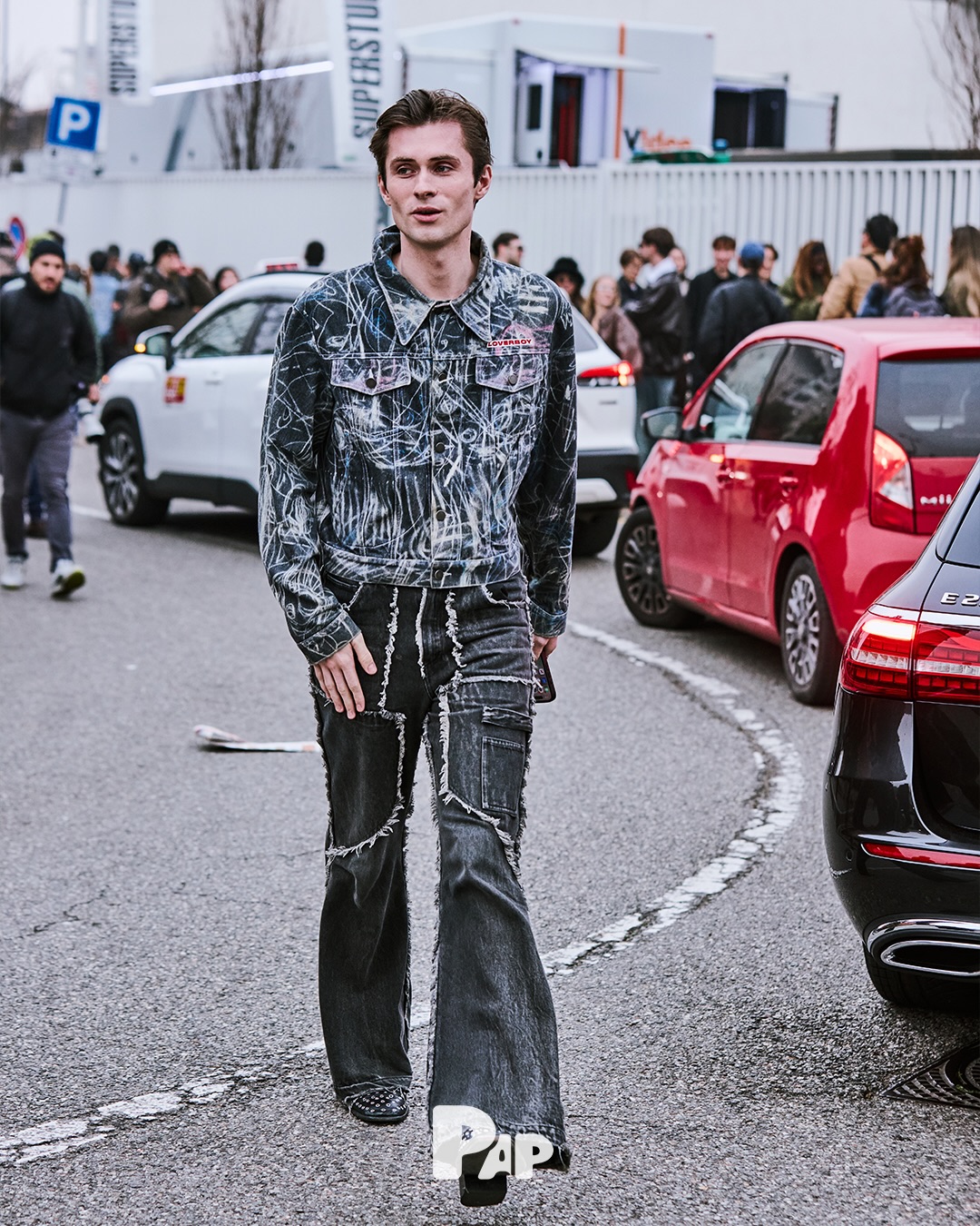 디젤 쇼장 앞, 밀라노의 스트릿 스타일 — Look 5