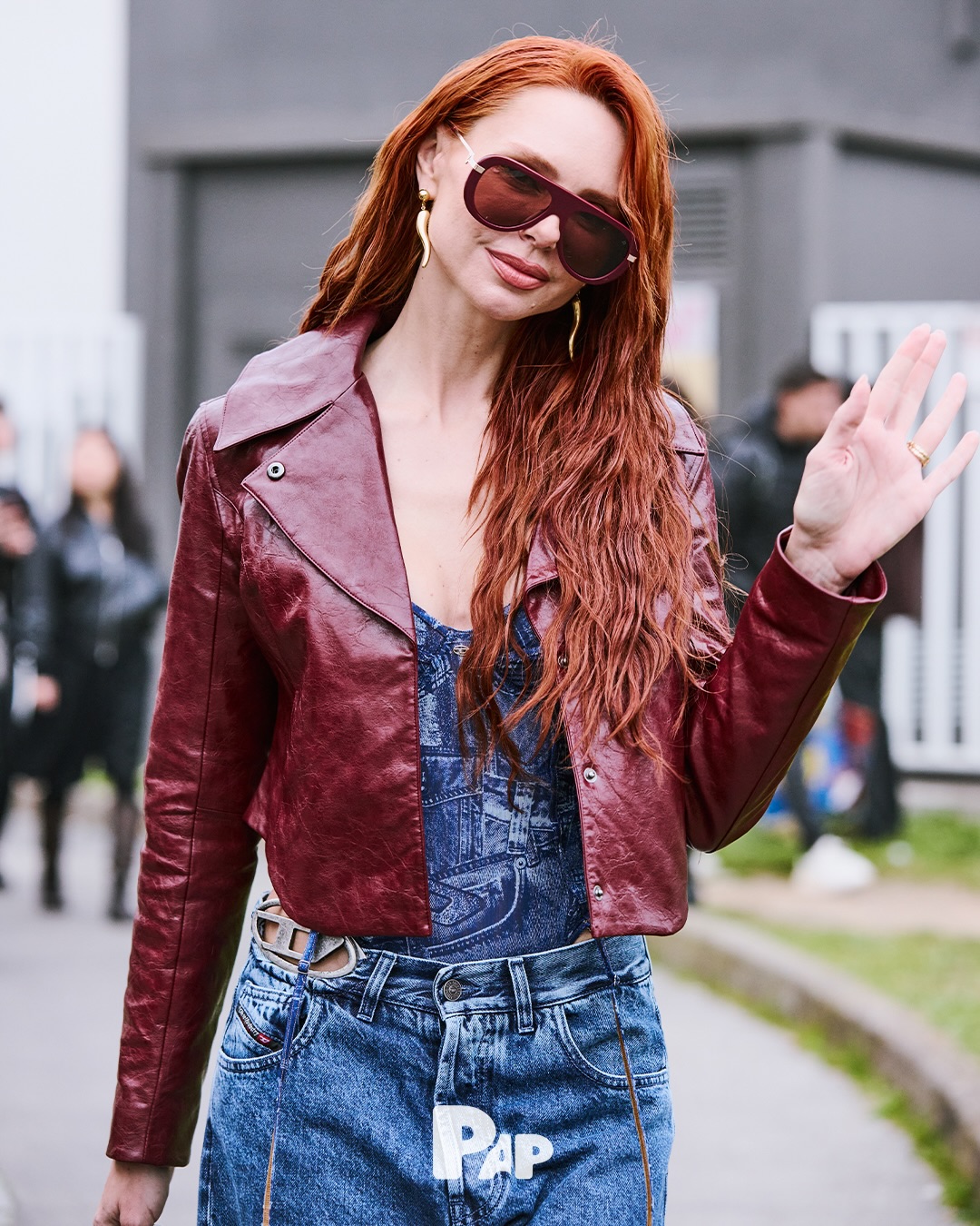 디젤 쇼장 앞, 밀라노의 스트릿 스타일 — Look 10