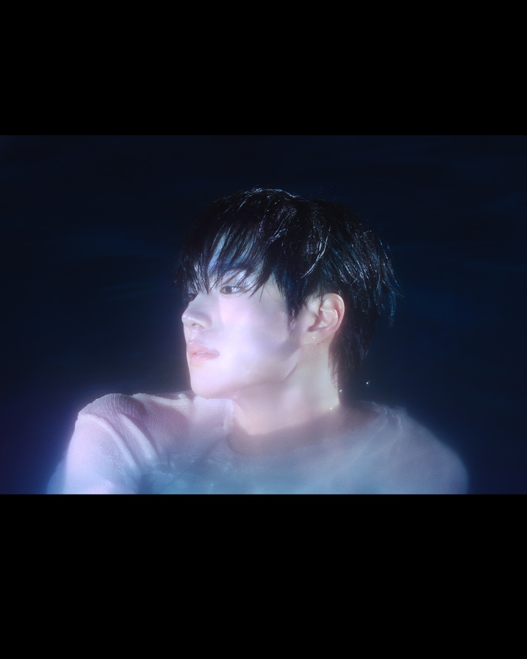 영화 속 한 장면처럼, 알디원의 'Talk to me' 시네마 컷 — ald1, Look 5