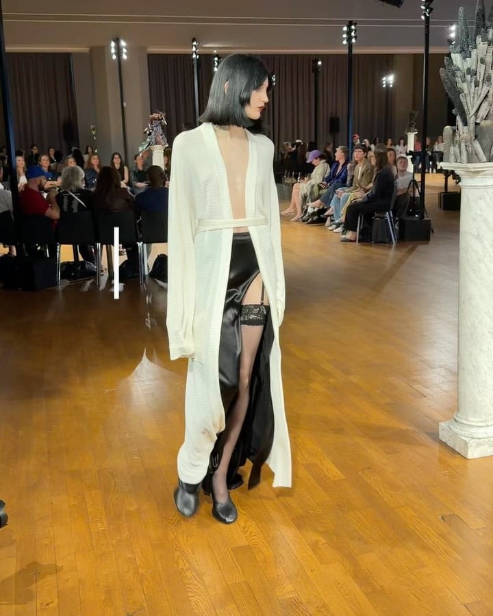 쇼핑 카트가 패션이 되는 시대 — marie adam-leenaerdt, Look 2