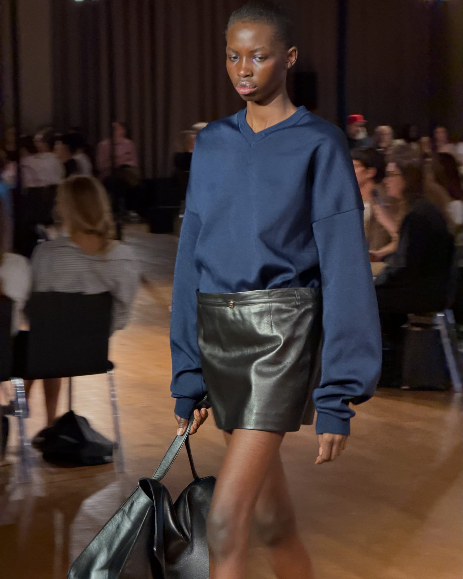 쇼핑 카트가 패션이 되는 시대 — marie adam-leenaerdt, Look 7