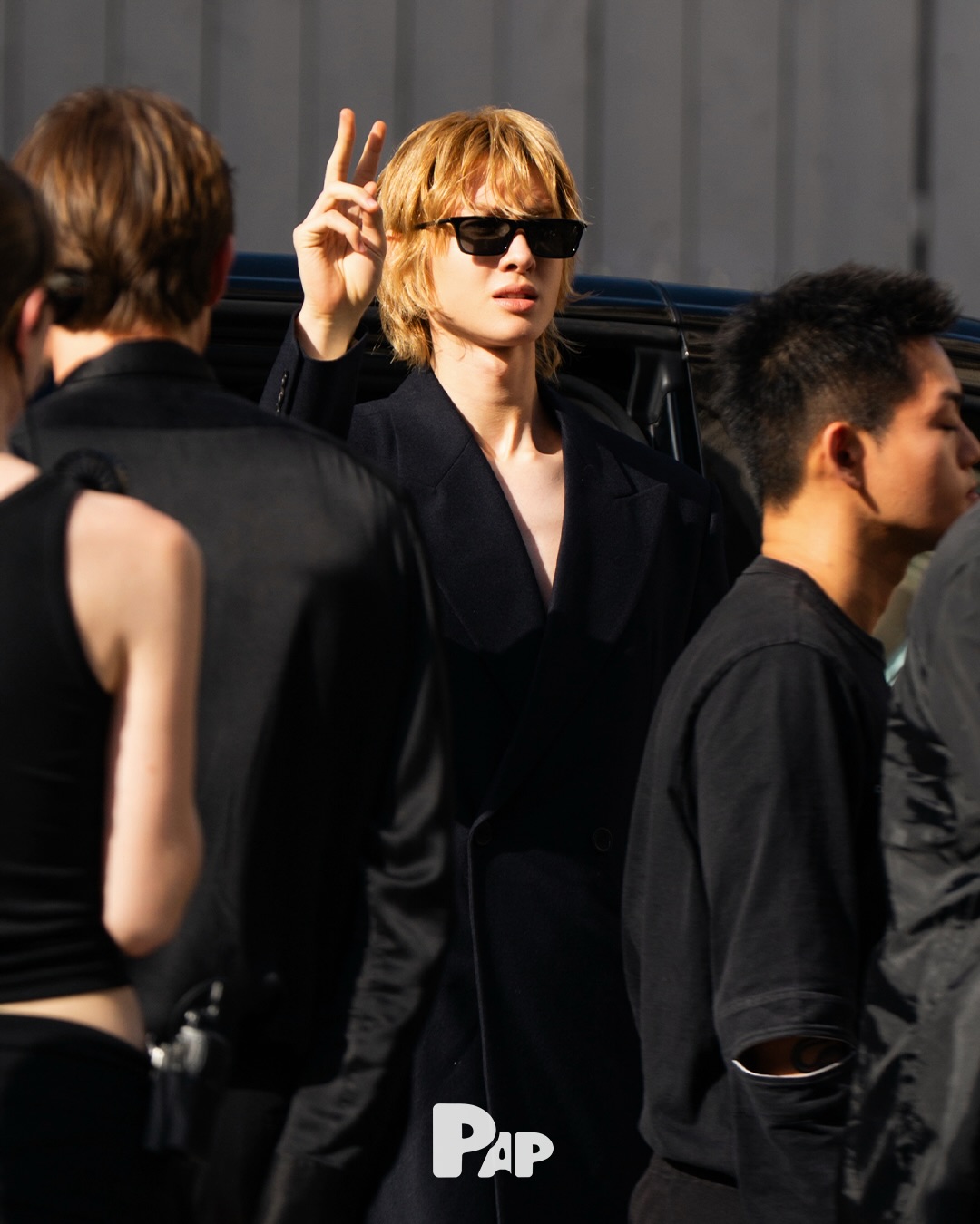 생 로랑 2027 S/S, 코르티스와 안효섭의 만남 — Look 6