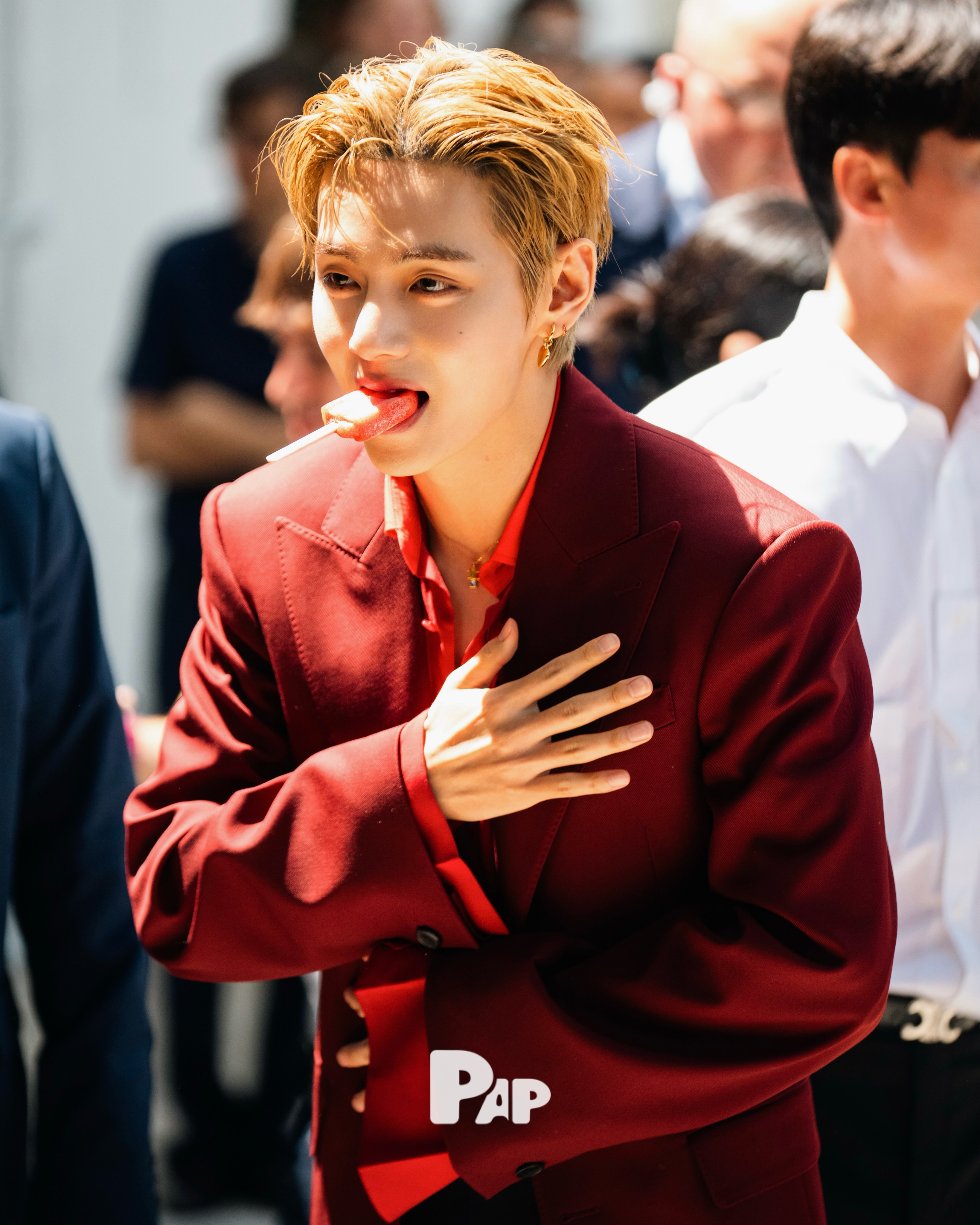 방탄소년단 뷔, 셀린느 SS27 쇼 단독 포착 — PAP 현장 — Look 3