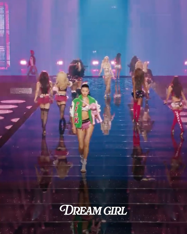 캣츠아이, 빅토리아 시크릿 런웨이를 장악한 핫한 무대 — katseye, Look 4