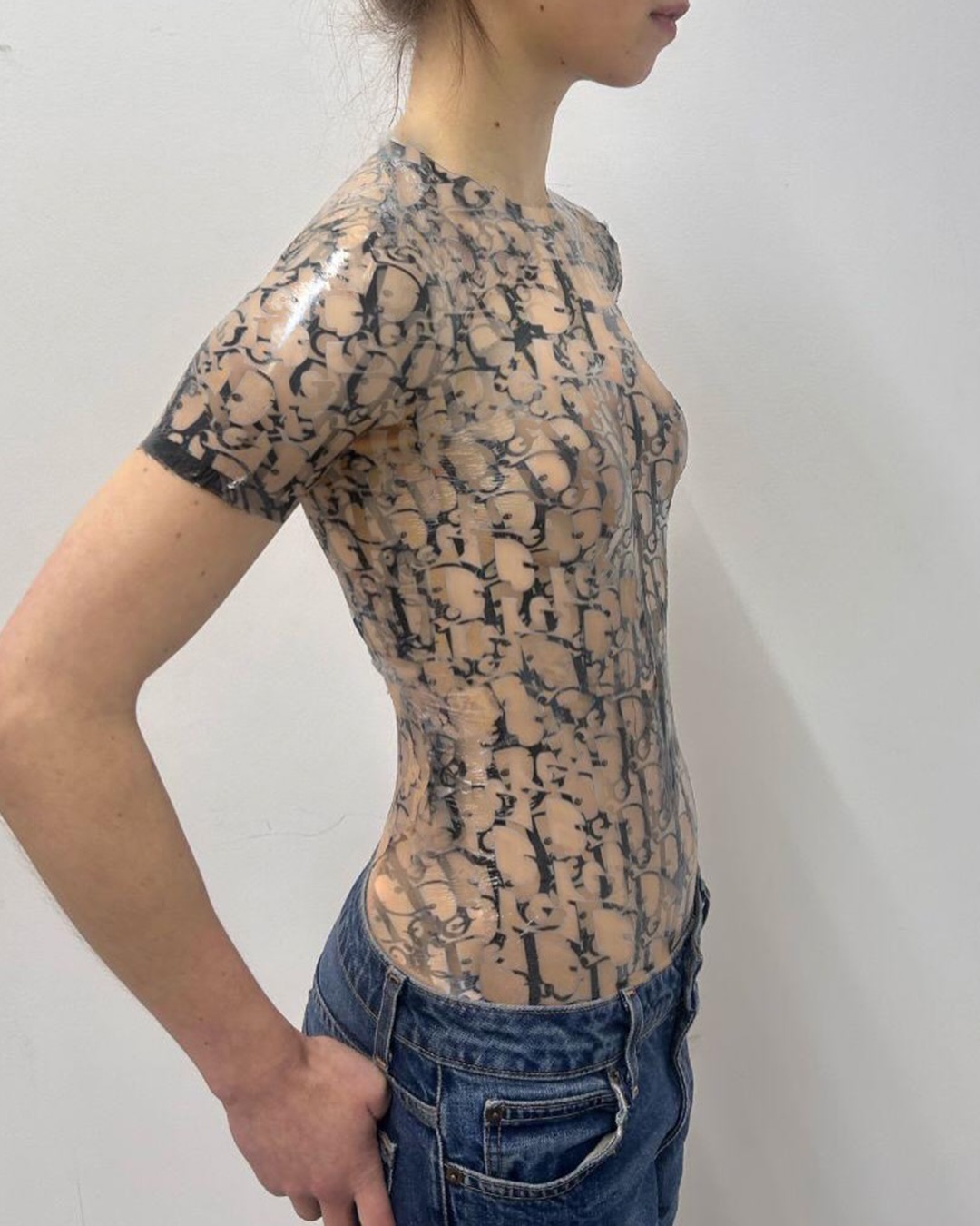 사이먼 칼, 피부 위에 그린 가장 완벽한 트롱프뢰유 — Look 5