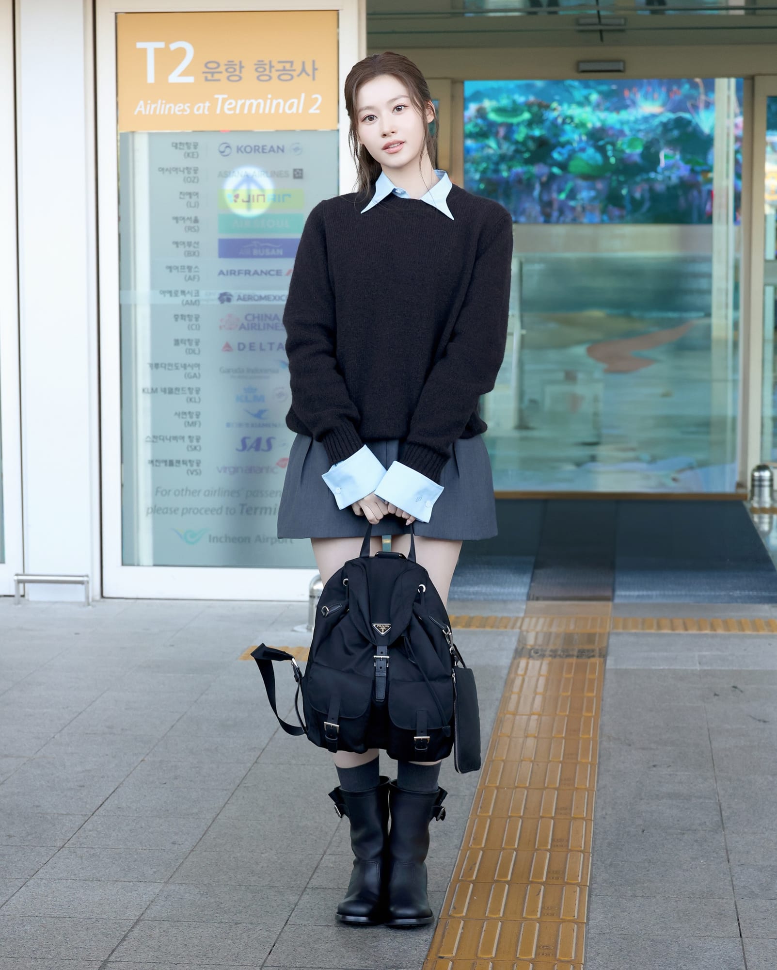 밀라노행 프라다 앰버서더, 공항부터 달랐다 — prada, Look 5