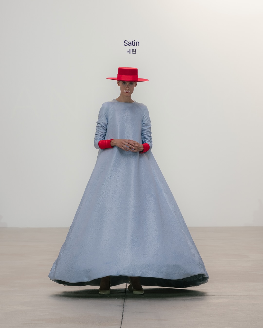 레안드로 카노, 관광엽서가 아닌 초현실의 안달루시아 — Look 5