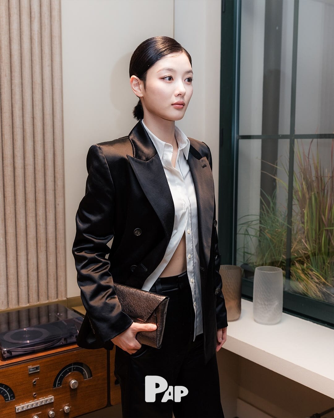 김유정, 밀라노서 본 쿠치넬리의 '조용한 럭셔리' — kim you-jung, Look 3