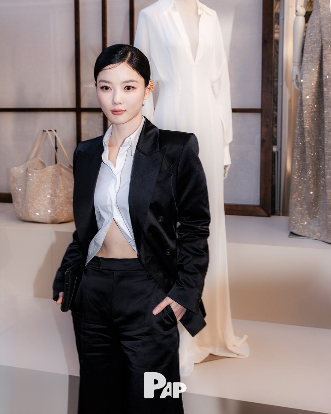 김유정, 밀라노서 본 쿠치넬리의 '조용한 럭셔리' — kim you-jung, Look 5