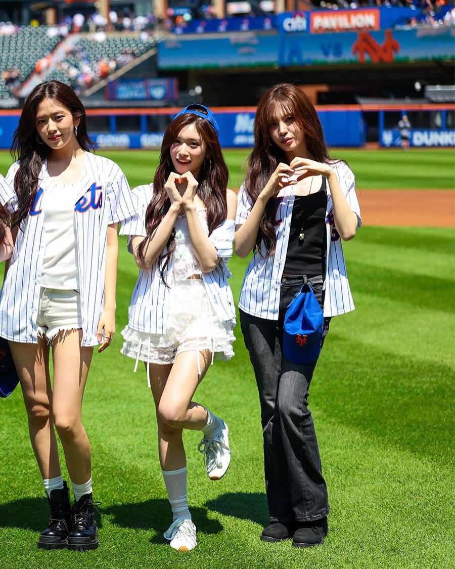 아이브, 뉴욕 메츠 초청으로 시티 필드 무대 위로 — Look 4