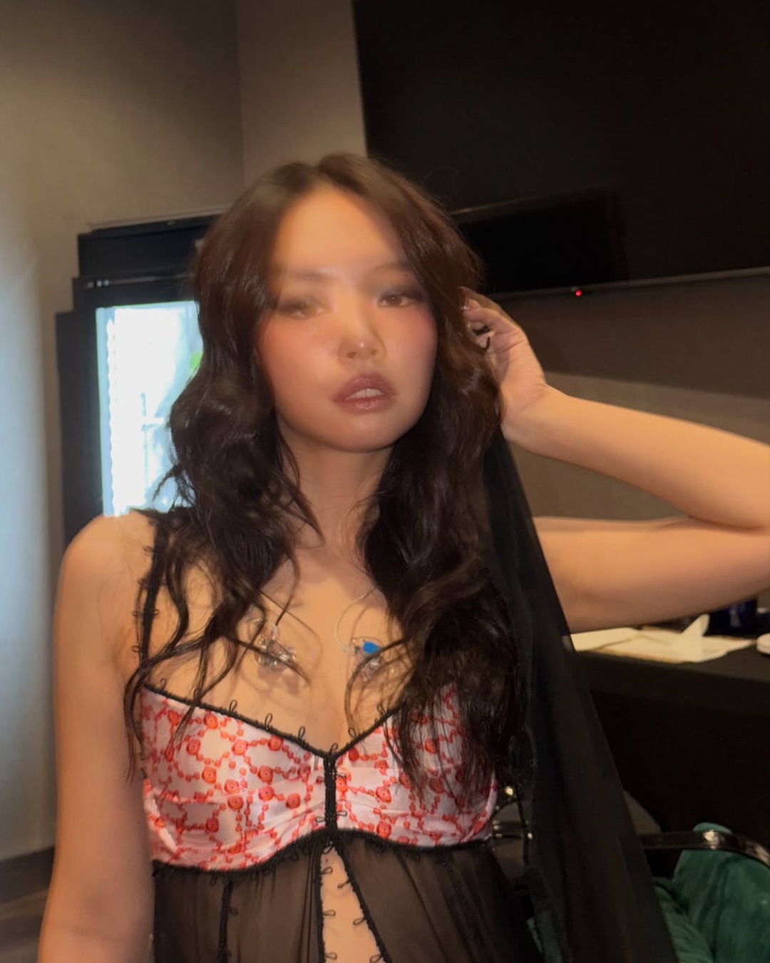 제니가 선택한 벳시 존슨 1999 아카이브 룩 — Look 8