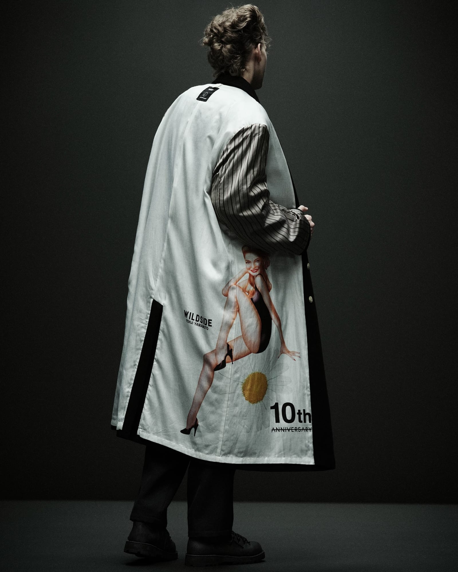 데이지 위에 핀업 걸이 앉았다 — peaceminusone, Look 9