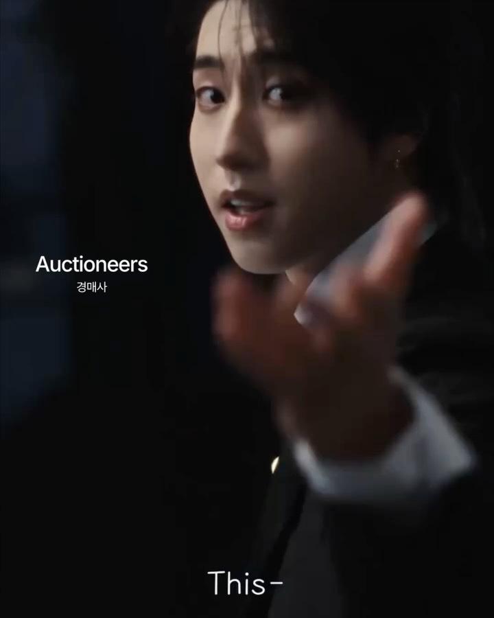스트레이 키즈, 기묘한 세계관 담은 신보 'THIS & THAT' 트레일러 공개 — Look 5