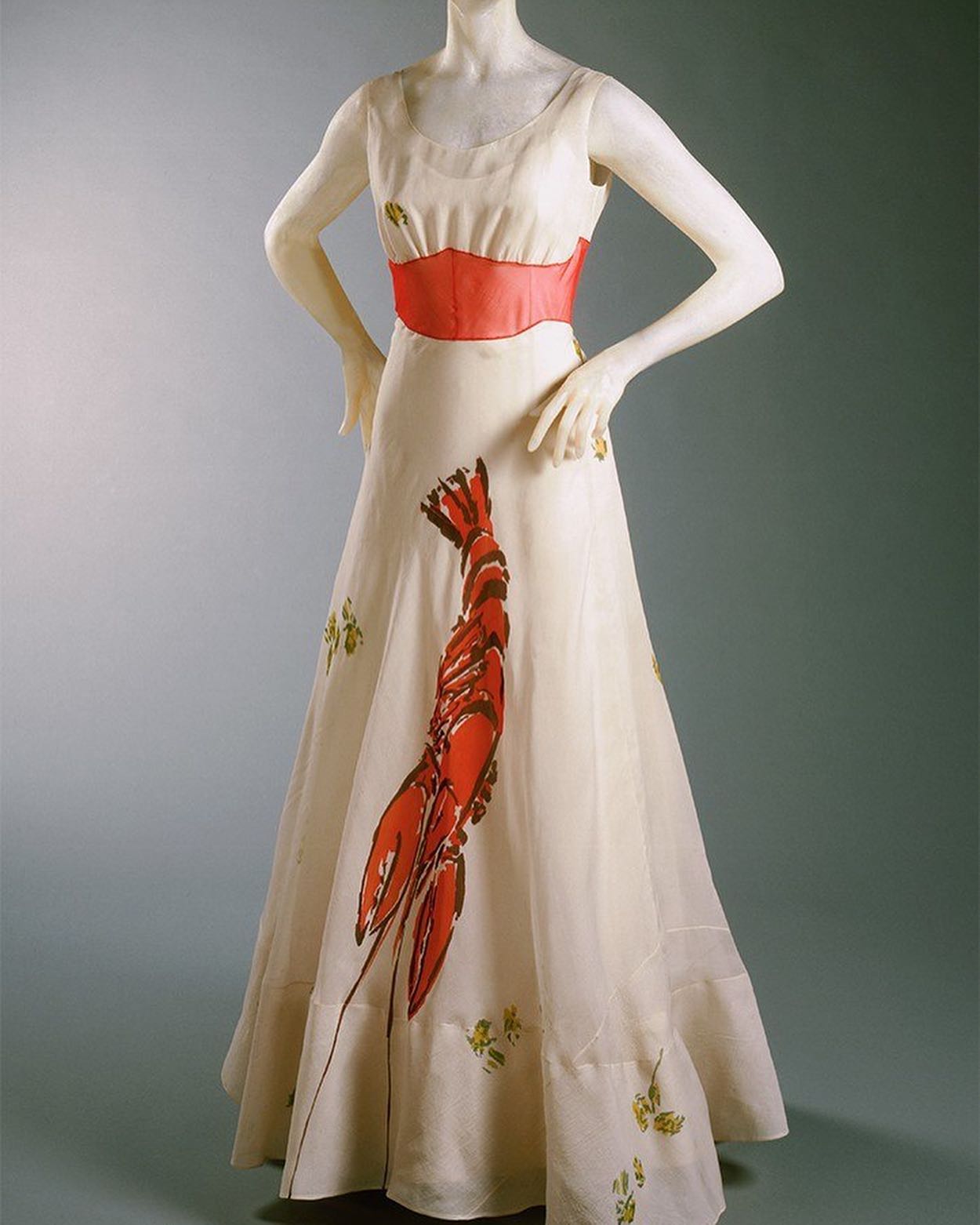 스키아파렐리와 살바도르 달리, 1930년대 초현실주의 패션의 시작 — Look 3